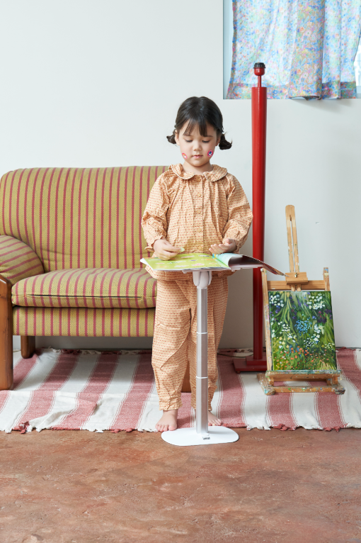 Tots Adjustable Reading Stand