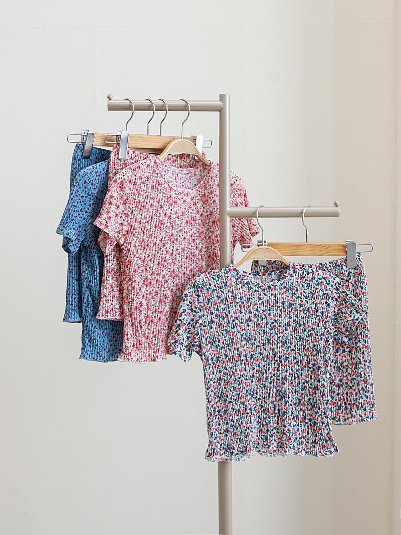 Cool Pleated Mom & Kids Matching Set (1+1 Deal)