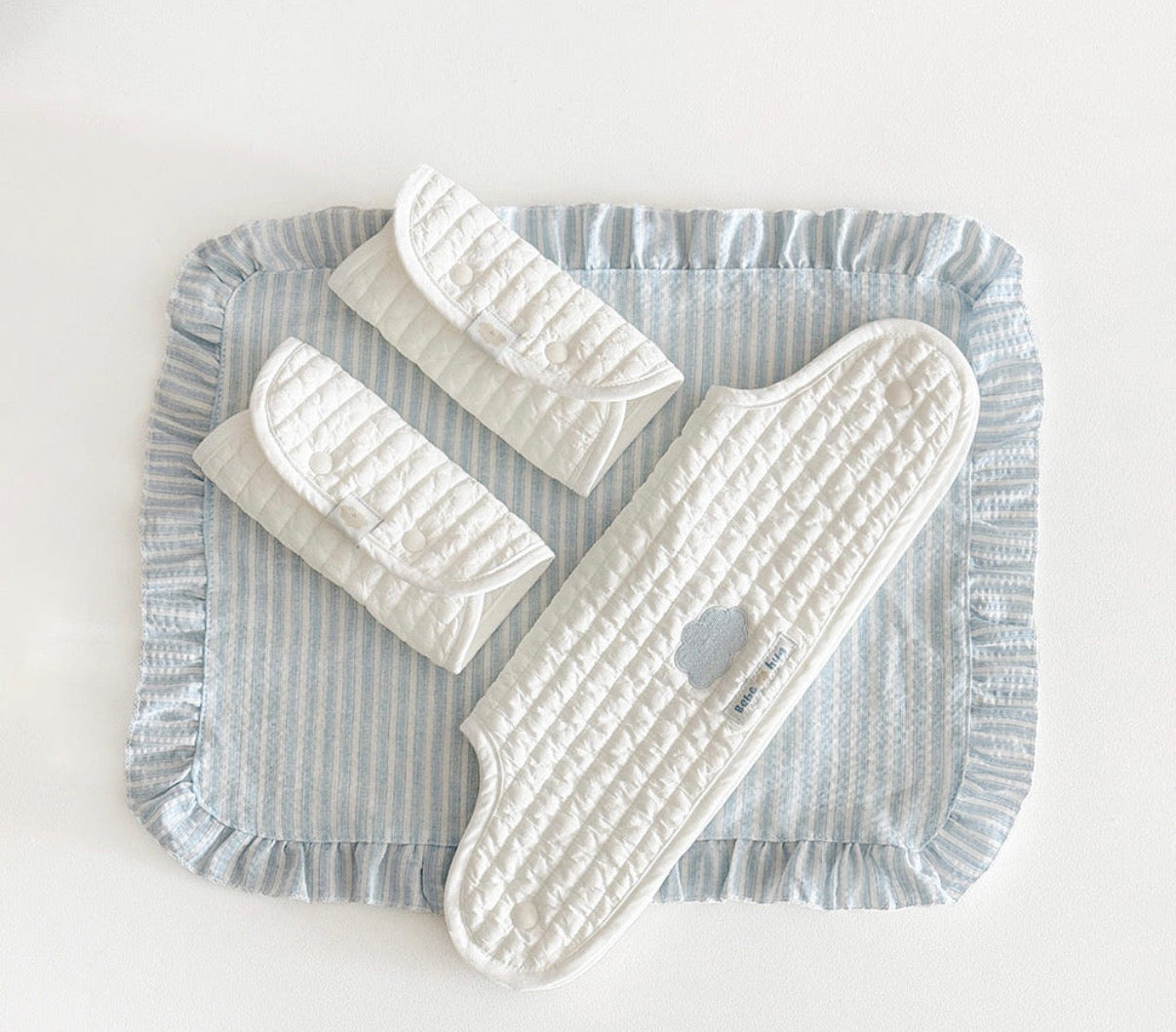 BEBEHUG Reversible Baby Carrier Bib Pad