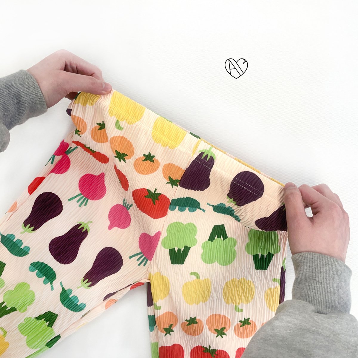 AllyouBebe Sorona Pleated Kids Pants & Modal T-Shirt~8/30
